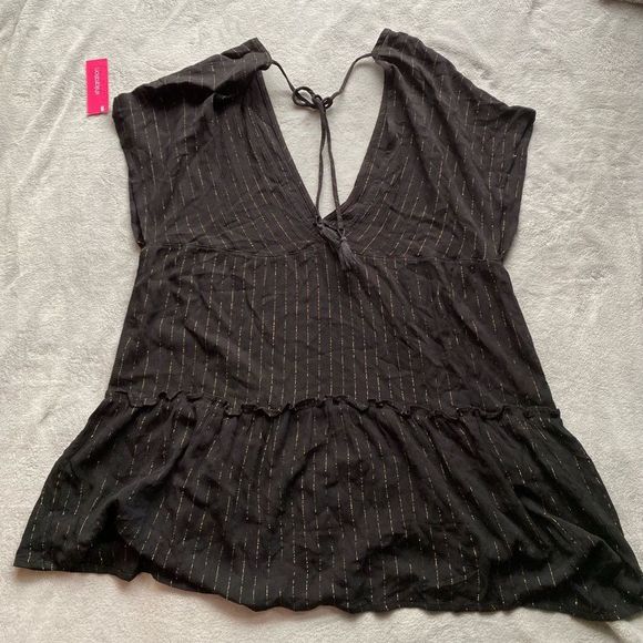 Black and Gold Cover-Up - Picture 6 of 7